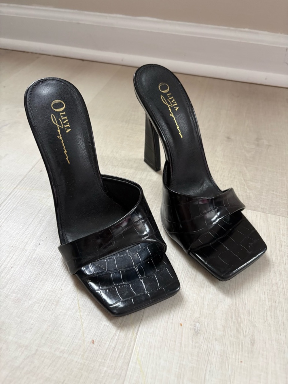 Olivia Jaymes Black Croc-Embossed Square-Toe Slide Heels